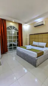 Coral Bay King Studio - Image 4