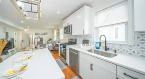 Bright & Spacious 4BR & 2BA Boston Apt - Bathtub, Free Parking near Red Line 802 - Image 3