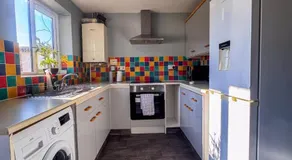 Newly Refurbished Home fit for to 7 family members, Groups, Contractors Centre of Bradley Stoke - Image 3
