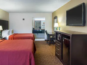 Rodeway Inn & Suites - Image 5