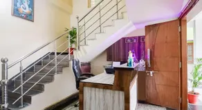 Hotel O Luxury Inn - Image 4