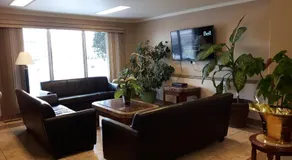 Canway Inn & Suites - Image 4