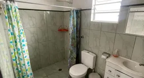 Casa espaçosa e conectada com a natureza - Image 2