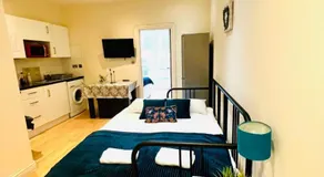 Nice One Bedroom Apartment in the City of London - Image 2