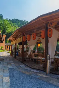 Qianzhutang Homestay (Zhangjiajie National Forest Park Branch) - A Home in the Clouds - Image 4