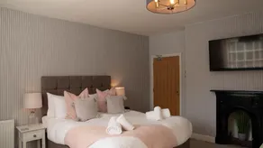 Bridgeside Rooms - Image 2