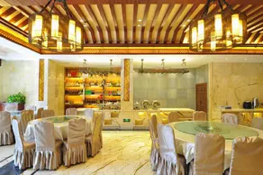 Anning Hot Spring Commercial Center Hotel - Image 4