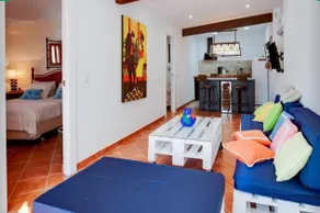 Detached villa for 6 People in Lloret de Mar with comunal Outdoor swimming pool - Image 2