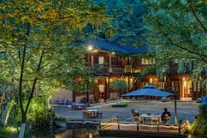L Resident Dragon Cave Resort - Zhangjiajie - Image 4