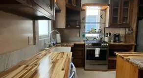 Beautifully Chic, Spacious, WiFi, Near Pullman Yds - Image 4