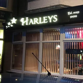 Harleys Reads Avenue - Image 5