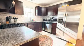 Luxury 3BR 2BA Retreat NYC Getaway Free Parking - Image 5
