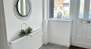 Cozy Family House 10 min from Manchester Airport - Image 4