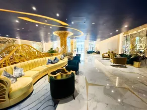 Deluxe One-Bedroom Apartment in Business Bay with Burj Khalifa and Canal View - Image 5