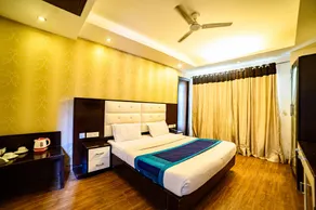 Hotel Rajpath Residency Near EDM Mall - Image 5