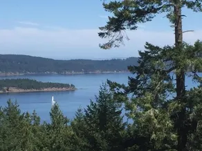 SaltSpring OceanViewGetAway - Image 1