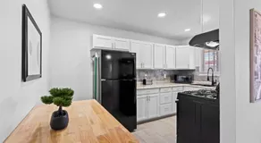 Sleek 2-Bed 1-Bath Home Near Fort Bliss - Image 3