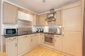 Stylish Apartment - Image 4