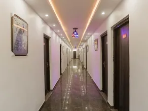 Hotel O Red Velvet Rooms & Banquet - Image 2