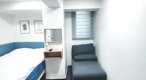 One Minute Guesthouse - Image 2