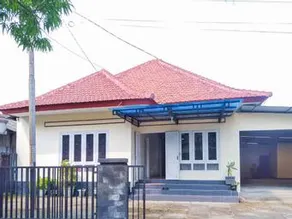 RedDoorz Syariah at Griya Soeratin Pacitan - Image 5