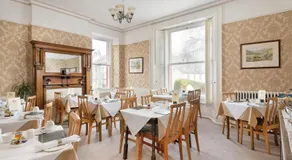 Acorn House - Image 3
