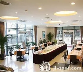 Days Inn Forbidden City Beijing - Image 2