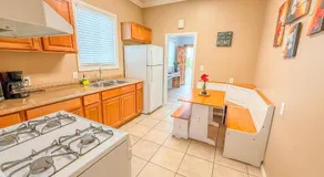 3bd Little Italy Cottage A++ Location - Image 3
