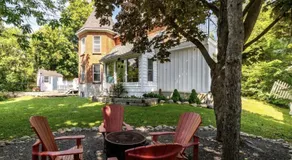 Downtown Huntsville Gem in Muskoka - Image 4