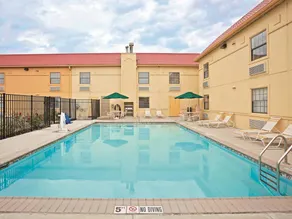 Sleep Inn & Suites Merrillville - Image 4