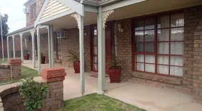 City Colonial Motor Inn - Image 4