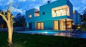 Holiday Home Designvilla mit Dachterrasse und Panoramablick by Interhome - Image 3