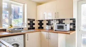 House Sleeps 5 - WiFi & Tv - Image 3