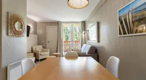 Appt 6 pers avec piscine couverte tennis et parking privé gratuit 117 - Image 3