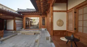 Nostalgia Hanok Hotel - Image 3