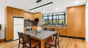 Balmain Retreat - 2BR + Study - Image 4