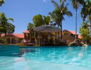 Beach Court - Airlie Beach - Image 3