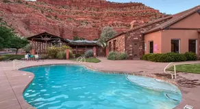 Luxury 3BR in Upscale Neighborhood Pet Friendly - Image 4