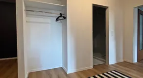 Olive Apartment mit Balkonen & Elektrogrill, 24h Self-Check-in, Free Parking, Netflix & WiFi, TOP Lage, Nähe KEM Kliniken - Image 3