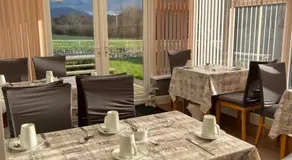 Taldrwst farmhouse guest house - Image 5