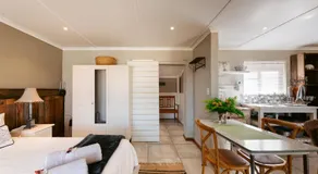 Dennehof Farm Guesthouse - Image 2