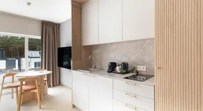 Hidden Coast - Premium Seaside Apartments with Pool, 2-Minute Walk to the Beach - Image 4