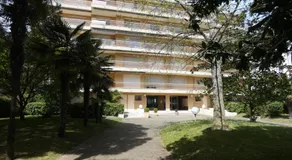 Appartement T2 RDC avec Jardinet et Accès Direct Plage, Parking Sécurisé, Proche Commerces - FR-1-374-2 - Image 3