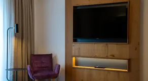 Zenger Hotel - Image 2