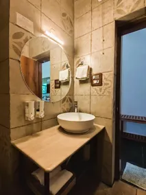 Meeram Ganga, A Heritage Stay by the Ganges at Triveni Ghat - Image 2