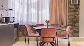 Manoni Ratiani's Family studio and apartaments - Image 4