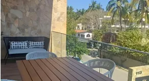 Amazing 2 bedroom condo in Golden Zone steps away from the ocean - Image 4