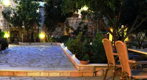 Mari-Christi Apartments - Image 4