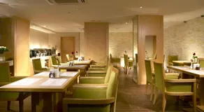 晶樺商務飯店 鄰近羅東車站 - Image 4