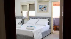 Gees House - Image 2
